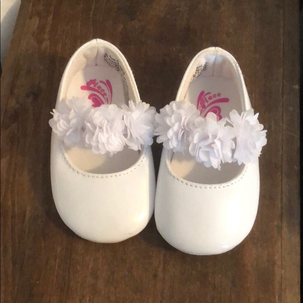 White dress shoes NWOT